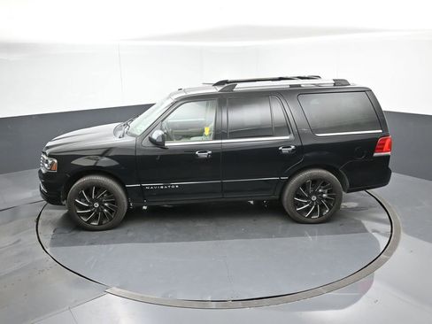 Used 2017 Lincoln Navigator Select image 48