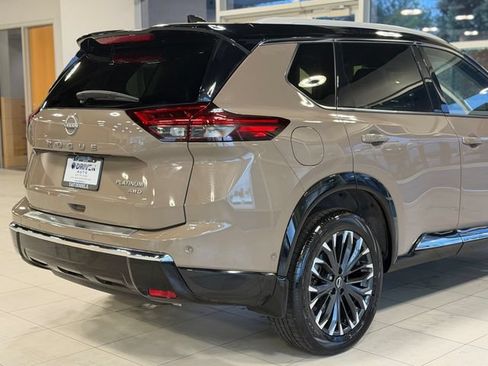 Used 2024 Nissan Rogue Platinum w/ Platinum Premium Package AWD/4WD image 11
