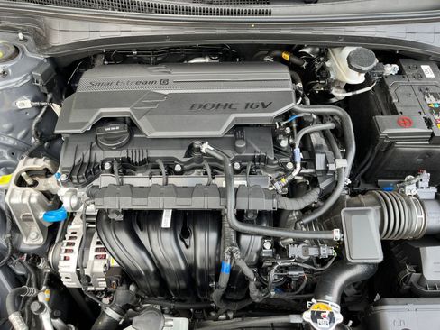 Used 2025 Hyundai Elantra SEL image 31