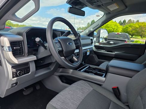 New 2026 Ford F250 XLT w/ XLT Premium Package AWD/4WD image 9