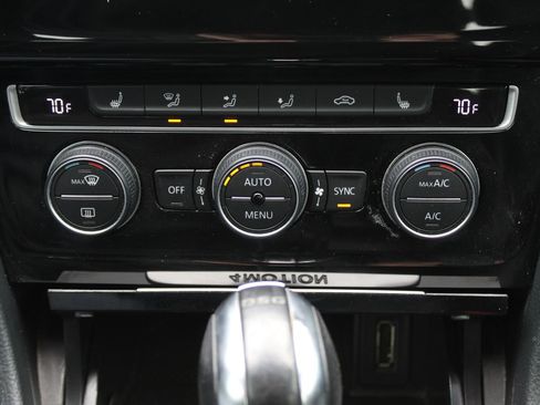 Used 2015 Volkswagen Golf R R image 34