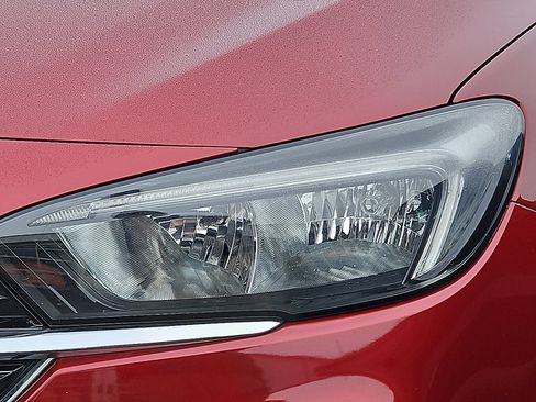 Used 2022 Buick Encore GX Select image 5