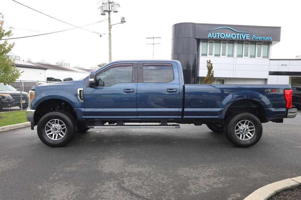 Used 2019 Ford F250 4x4 Crew Cab Super Duty image 2