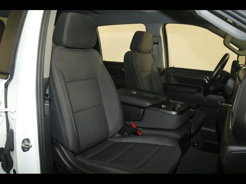 Used 2024 Chevrolet Silverado 2500 LT image 30