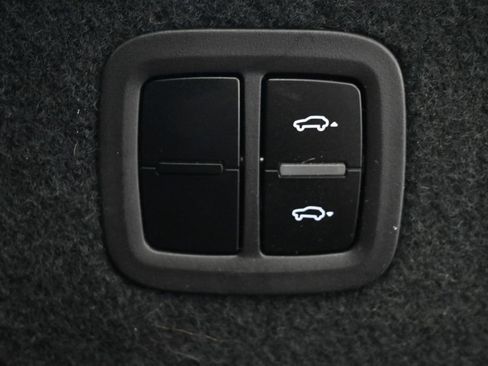 Used 2023 Porsche Cayenne GTS w/ Assistance Package AWD/4WD image 36