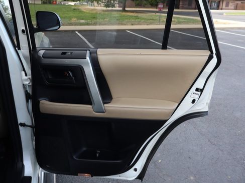 Used 2011 Toyota 4Runner Limited AWD/4WD image 27
