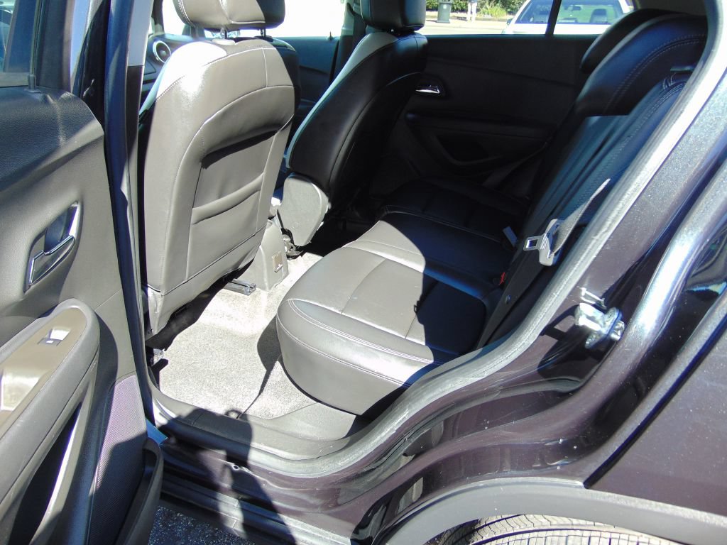 Used 2016 Chevrolet Trax LTZ w/ Midnight Edition AWD/4WD image 3