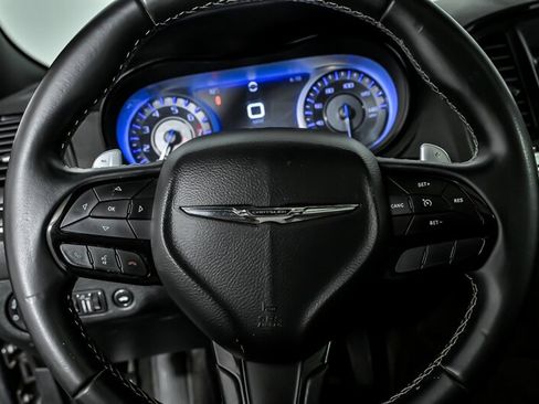 Used 2018 Chrysler 300 S w/ 300S Premium Group RWD image 24