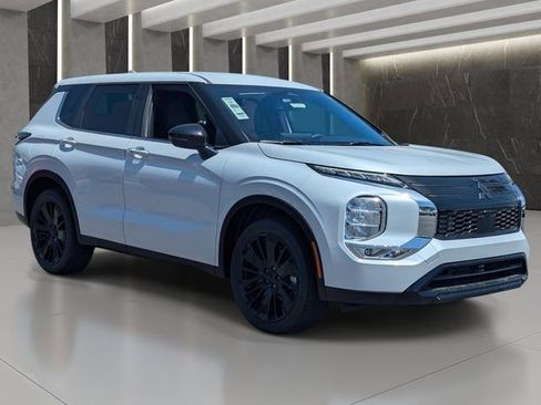 New 2026 Mitsubishi Outlander LE FWD image 4