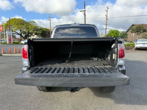 Used 2019 Toyota Tacoma TRD Off-Road image 11