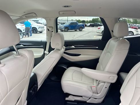 Used 2024 Buick Enclave Essence w/ Technology Package FWD image 12