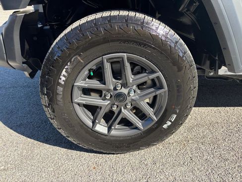 Used 2024 Jeep Wrangler Unlimited Sport image 6