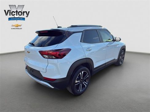 Used 2024 Chevrolet TrailBlazer LT w/ LT Cold Weather Package image 8