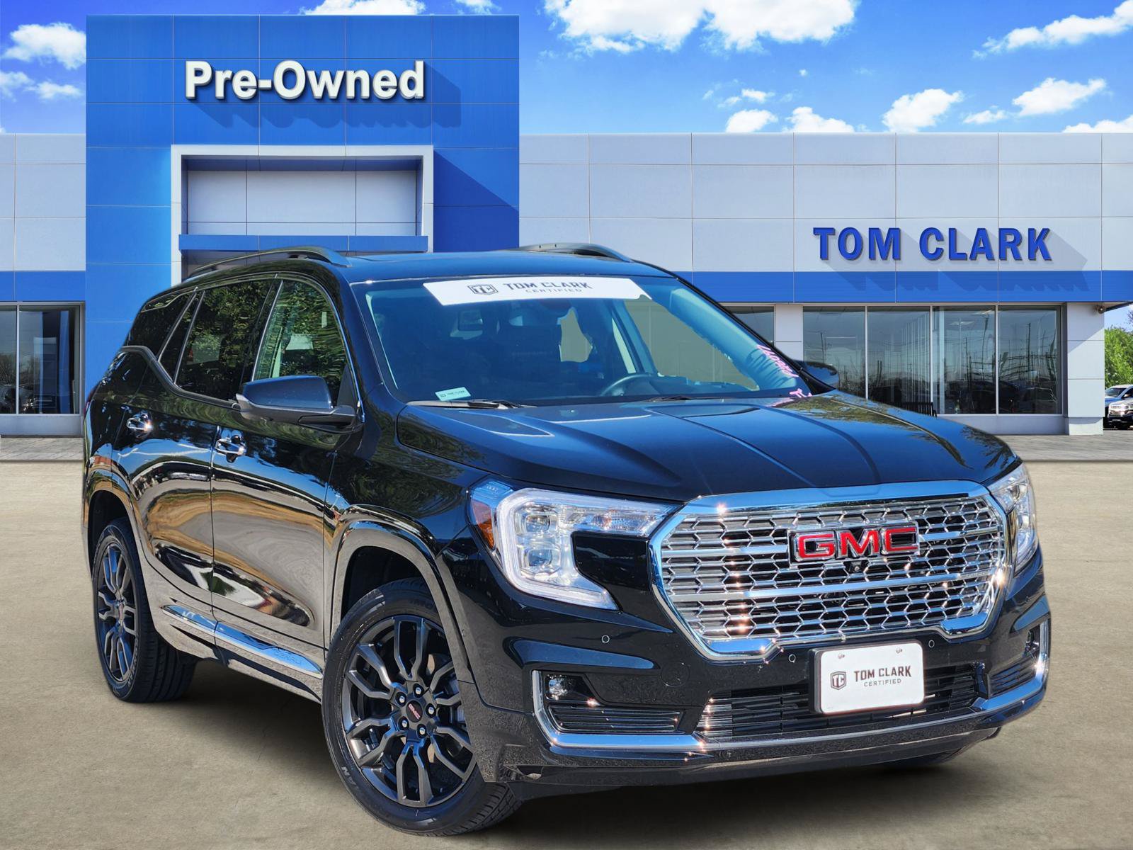 Used 2023 GMC Terrain Denali w/ Black Diamond Edition AWD/4WD image 1