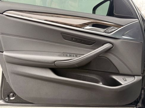 Used 2019 BMW 530i xDrive image 13