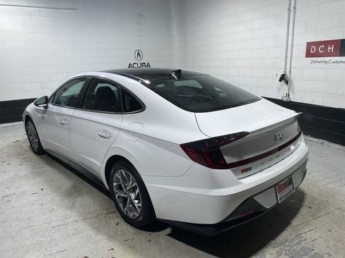 Used 2023 Hyundai Sonata SEL w/ Convenience Package FWD image 4