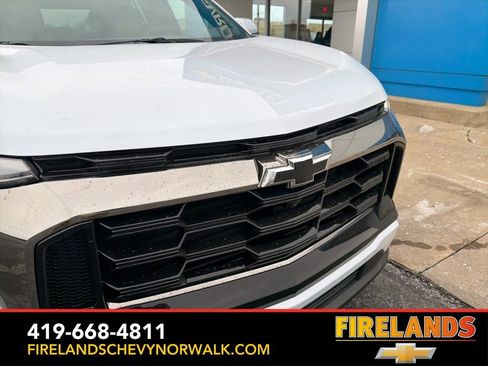 New 2026 Chevrolet Equinox ACTIV w/ Safety and Technology Package image 15