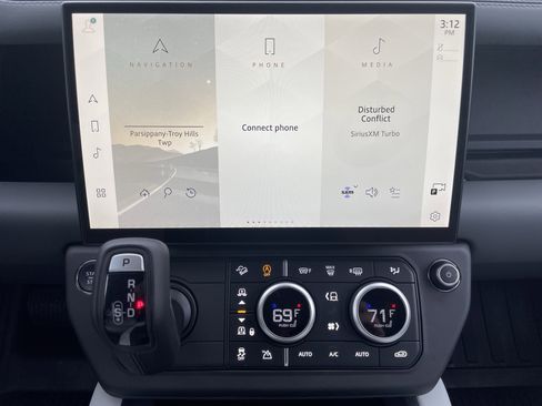 New 2026 Land Rover Defender 110 X-Dynamic SE AWD/4WD image 19