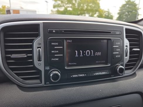 Used 2018 Kia Sportage LX FWD image 36