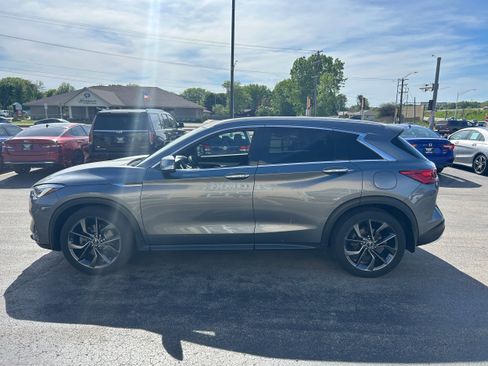 Used 2019 INFINITI QX50 Essential w/ Sensory Package AWD/4WD image 2