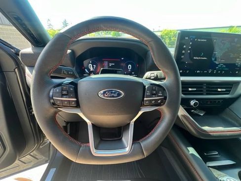 Used 2025 Ford Explorer ST-Line AWD/4WD image 30