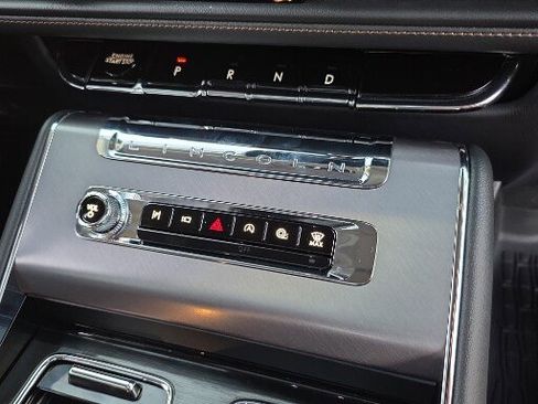 Used 2025 Lincoln Aviator 2WD image 5