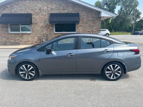 Used 2020 Nissan Versa SR FWD image 10