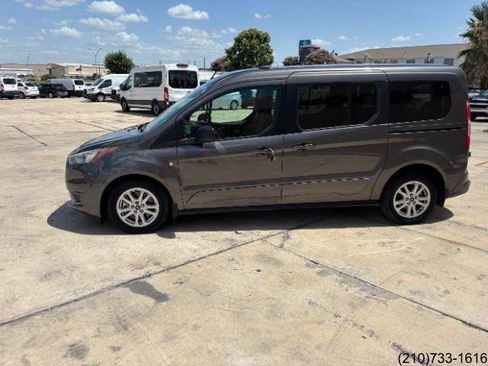 Used 2022 Ford Transit Connect XLT FWD image 4
