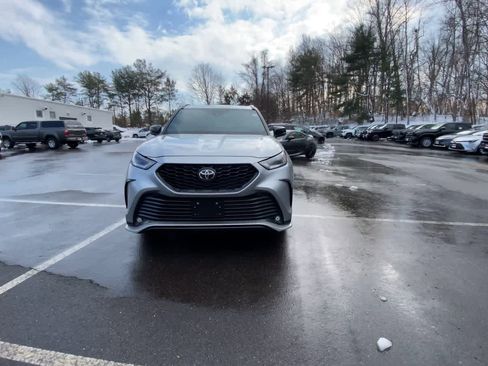 Certified 2025 Toyota Highlander XSE image 8