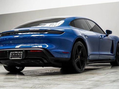 Used 2022 Porsche Taycan GTS w/ Premium Package (P6U) image 18