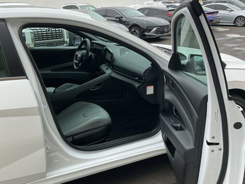 New 2026 Hyundai Elantra Limited FWD image 18