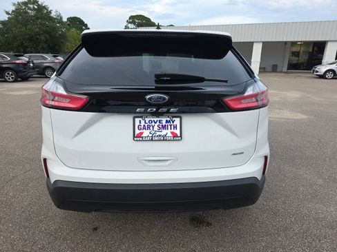 Used 2024 Ford Edge SE image 7