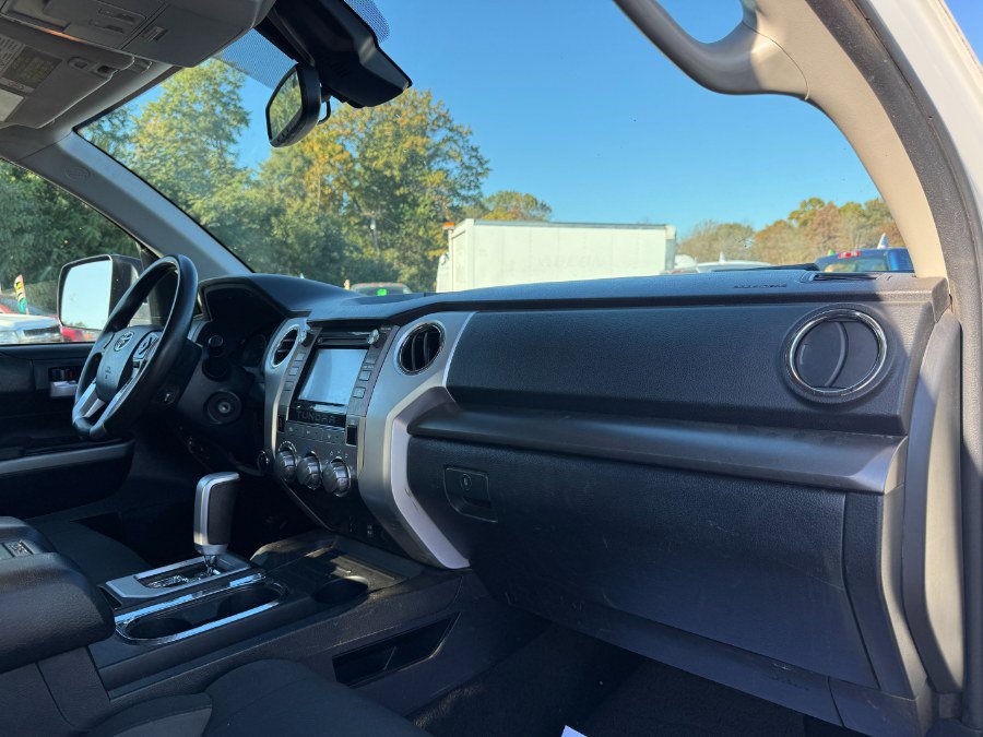 Used 2018 Toyota Tundra SR5 AWD/4WD image 19