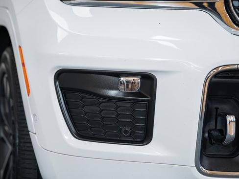 Used 2021 Jeep Grand Cherokee L Overland w/ Advanced Protech Group III AWD/4WD image 19