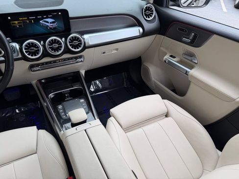 Used 2022 Mercedes-Benz GLB 250 4MATIC w/ Premium Package Lite image 42