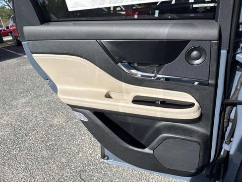 New 2026 Lincoln Corsair Reserve image 14