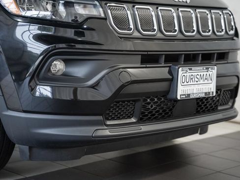 Certified 2022 Jeep Compass Latitude w/ Sun and Sound Group AWD/4WD image 14