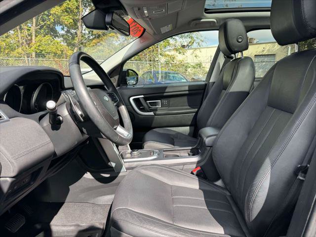 Used 2017 Land Rover Discovery Sport HSE AWD/4WD image 15
