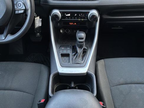 Used 2022 Toyota RAV4 LE image 23