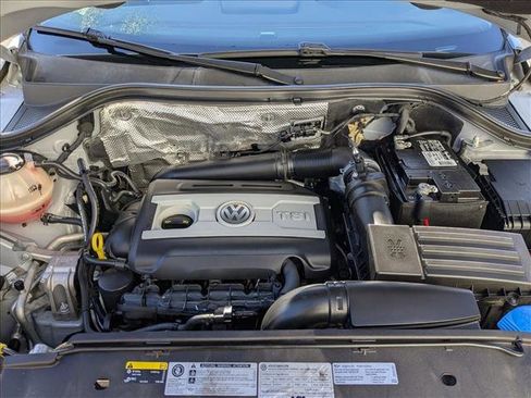 Used 2018 Volkswagen Tiguan Limited w/ Premium Package image 23