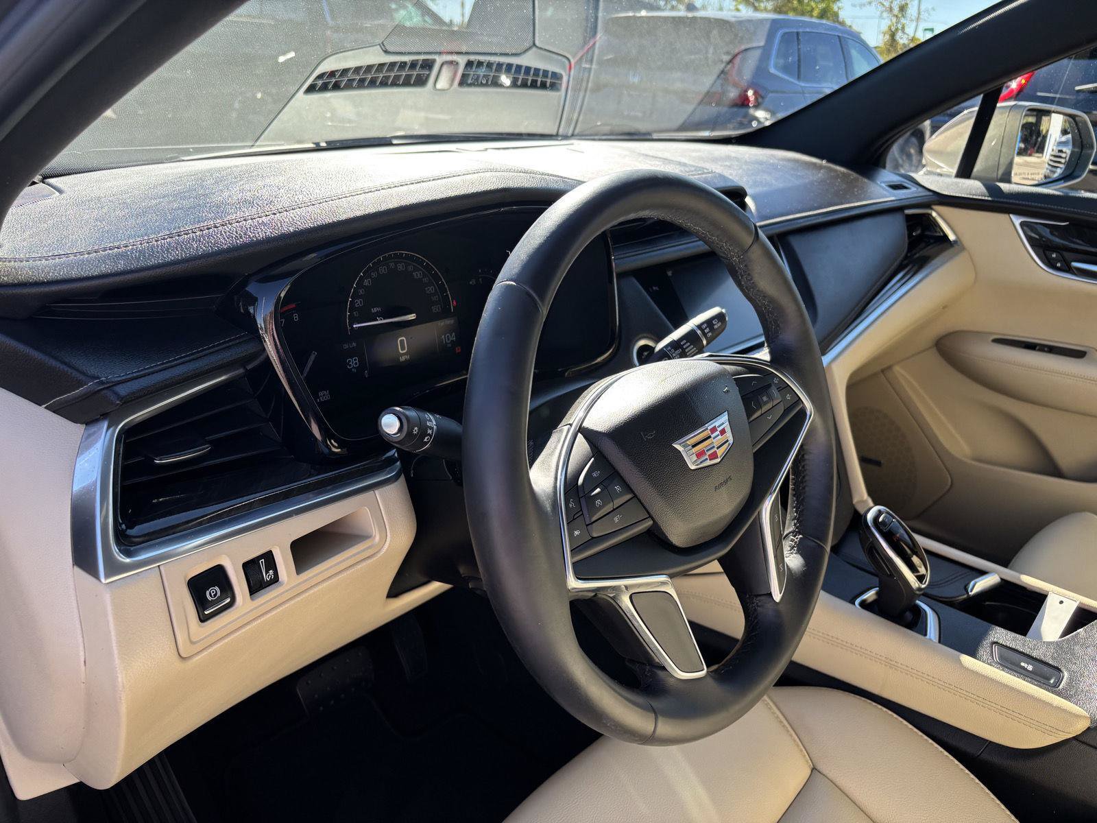 Used 2018 Cadillac XT5 FWD w/ LPO, Wheel Lock Package image 18