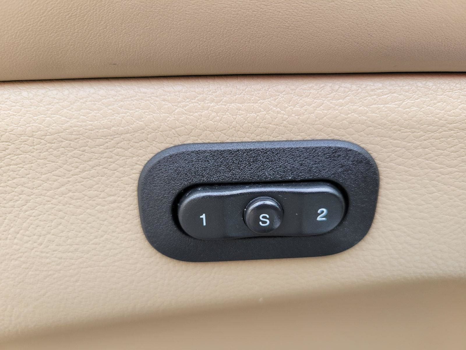 Used 2014 Jeep Grand Cherokee Overland AWD/4WD image 10