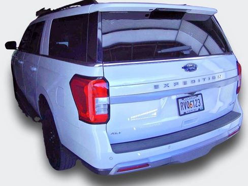 Used 2022 Ford Expedition Max XLT RWD image 4
