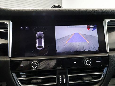 Used 2022 Porsche Macan AWD/4WD image 25