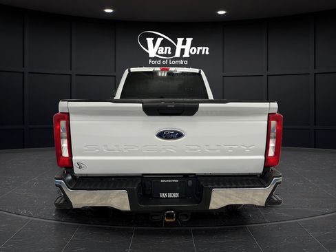 Used 2024 Ford F250 XLT AWD/4WD image 4