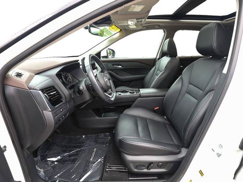 Used 2023 Nissan Rogue SL w/ SL Premium Package AWD/4WD image 2