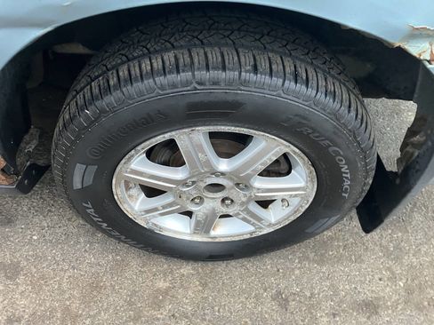 Used 2008 Chrysler Town & Country LX image 11