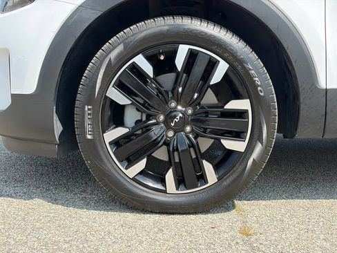 Certified 2024 Kia Telluride SX FWD image 2