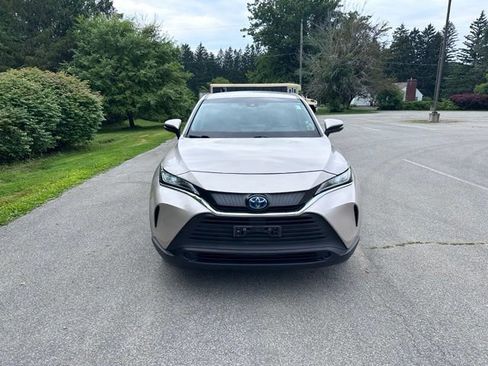 Used 2021 Toyota Venza LE AWD/4WD image 8