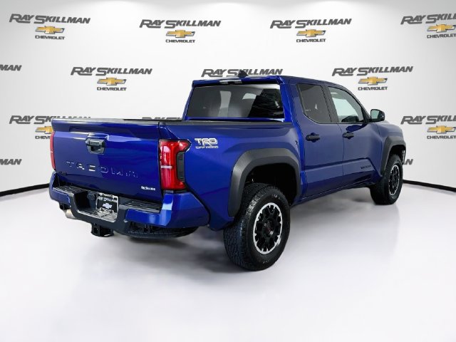 Used 2024 Toyota Tacoma TRD Off-Road AWD/4WD image 7